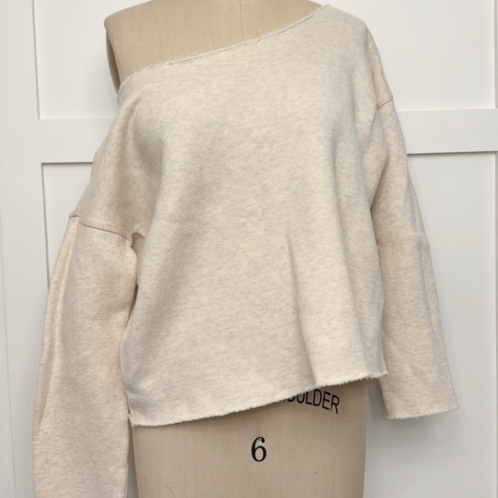 Frame Denim Cream Off-the-Shoulder Sweater Knit